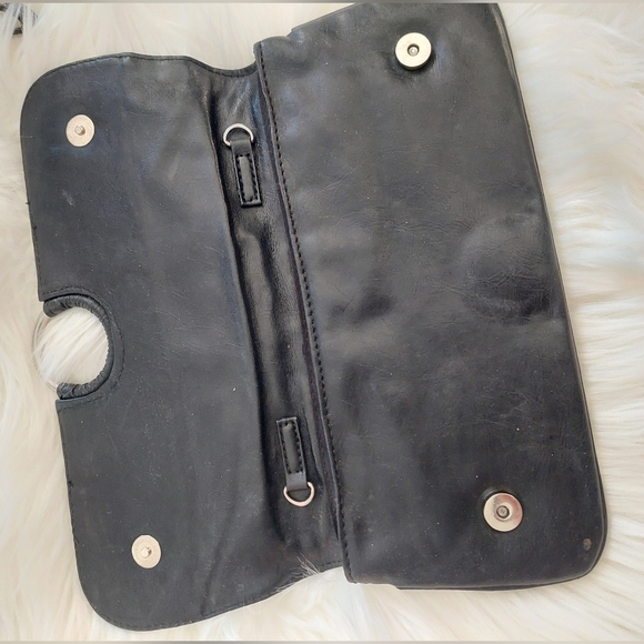 4 cute clutches (red yellow blue and black) - Picture 10 of 15